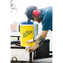 Sqwincher Lifestyle Shot: guy pouring into cup 